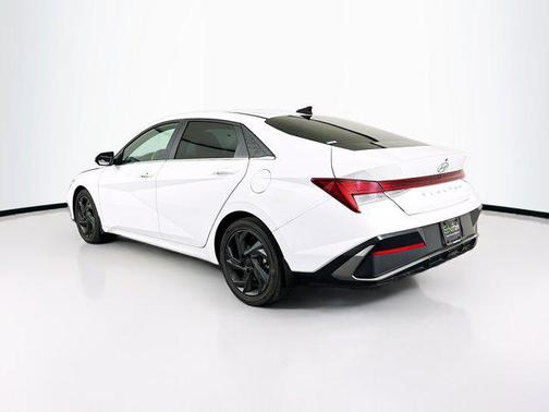 2025 Hyundai ELANTRA SEL