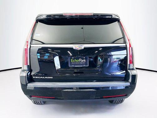 2018 Cadillac Escalade Luxury