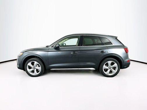 2022 Audi Q5 45 S line Premium Plus