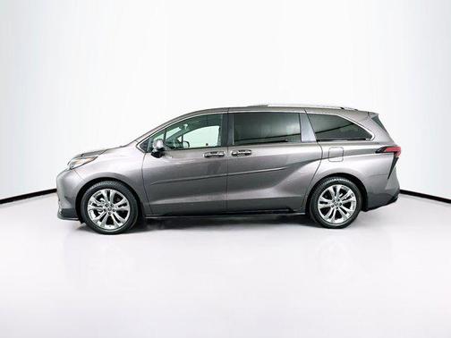 2022 Toyota Sienna Platinum 7 Passenger