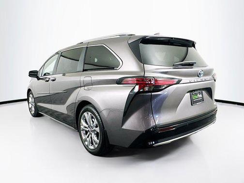 2022 Toyota Sienna Platinum 7 Passenger