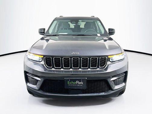 2022 Jeep Grand Cherokee Laredo