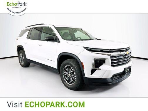 2024 Chevrolet Traverse LT