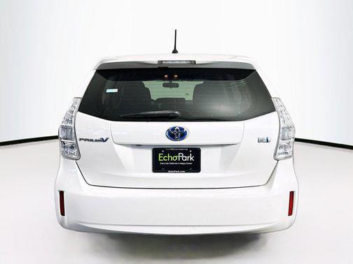 2013 Toyota Prius v Two