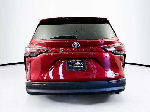 2022 Toyota Sienna XLE 7 Passenger