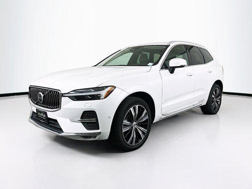 2023 Volvo XC60 B5 Plus Bright Theme