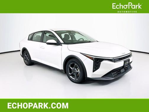 Snow White Pearl 2025 Kia K4 LXS