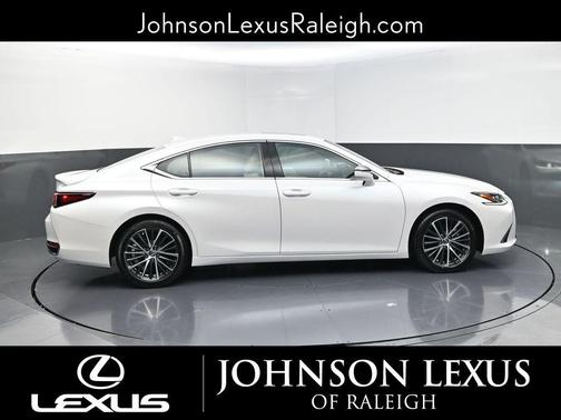 2025 Lexus ES 300h Base