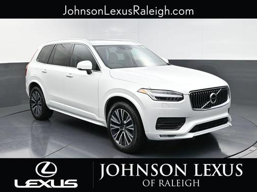 2022 Volvo XC90 T6 Momentum