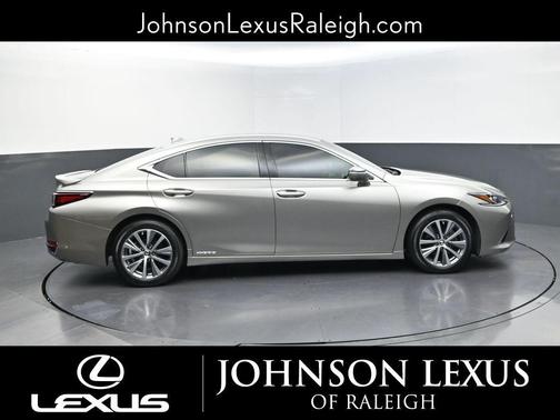 Atomic Silver 2021 Lexus ES 300h Base