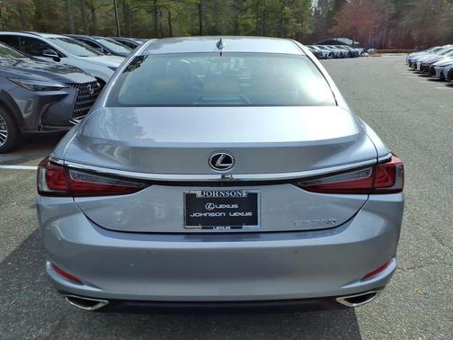 2025 Lexus ES 350 Base