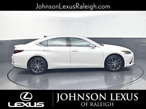 Eminent White Pearl 2024 Lexus ES 350 Base
