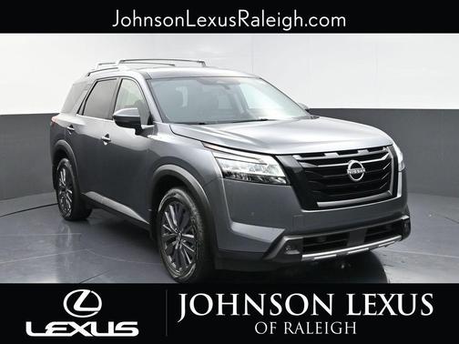 2023 Nissan Pathfinder SL 4WD
