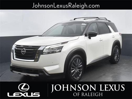 2023 Nissan Pathfinder SL 4WD