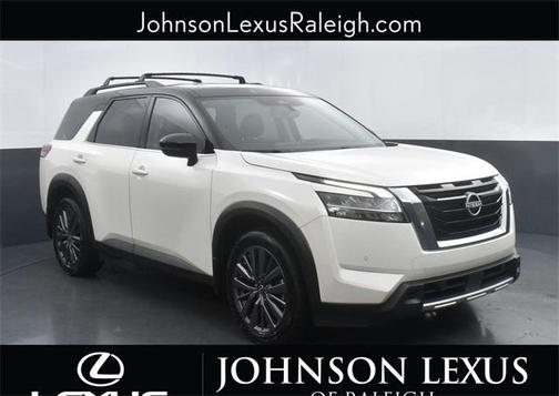 2023 Nissan Pathfinder SL 4WD