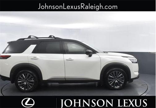 2023 Nissan Pathfinder SL 4WD