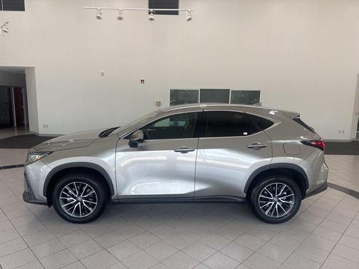 2025 Lexus NX 250 Base