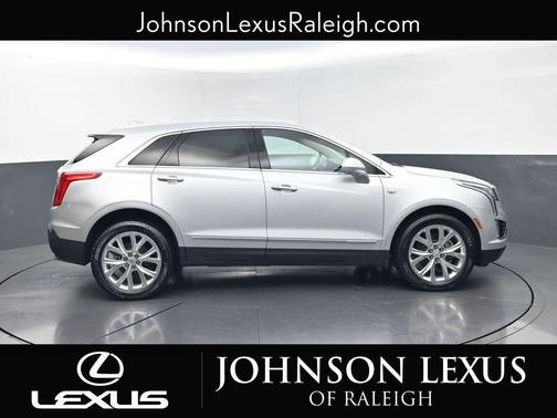 Radiant Silver Metallic 2017 Cadillac XT5 Luxury