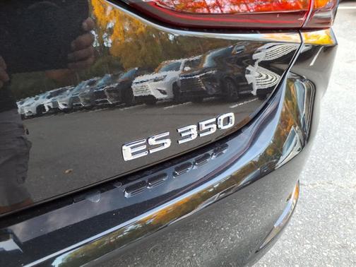 2025 Lexus ES 350 Base