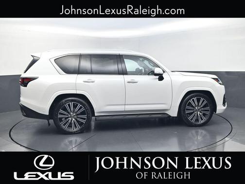 2026 Lexus LX 700h Luxury