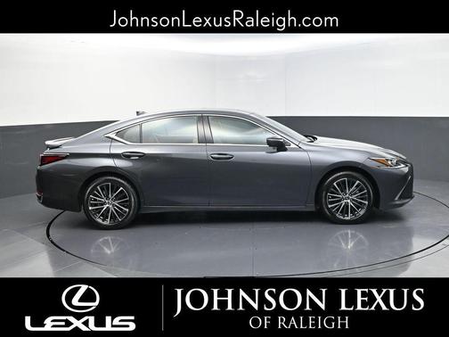 2025 Lexus ES 300h Base
