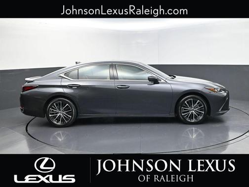 2025 Lexus ES 300h Base