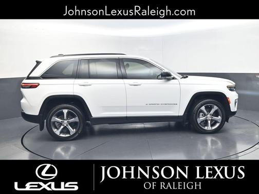 Bright White Clearcoat 2024 Jeep Grand Cherokee Limited