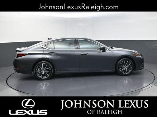 2025 Lexus ES 300h Base