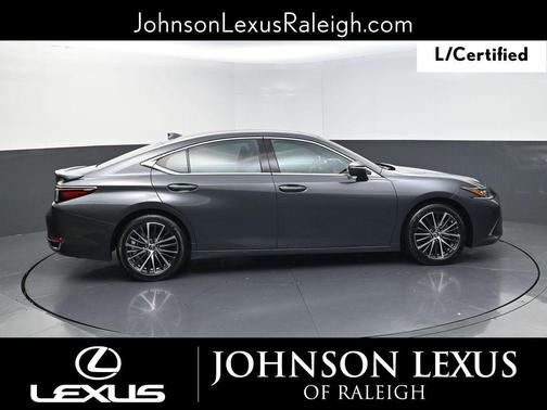 2025 Lexus ES 300h Base
