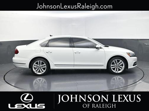 2017 Volkswagen Passat 1.8T SEL Premium