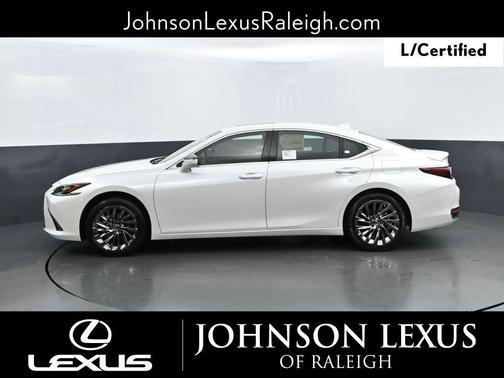 Eminent White Pearl 2025 Lexus ES 300h Ultra Luxury