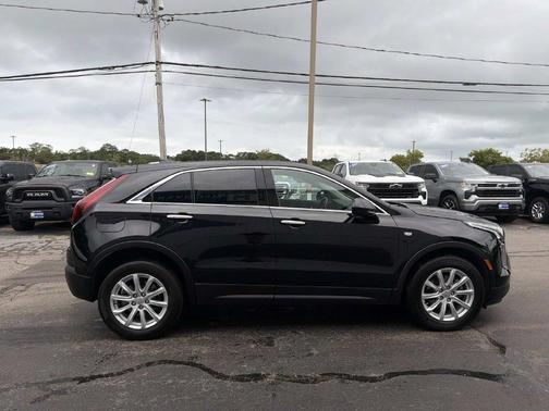 Stellar Black Metallic 2023 Cadillac XT4 Luxury