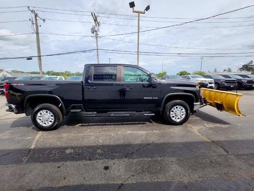 Black 2022 Chevrolet Silverado 2500 LT