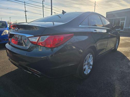 2011 Hyundai SONATA SE