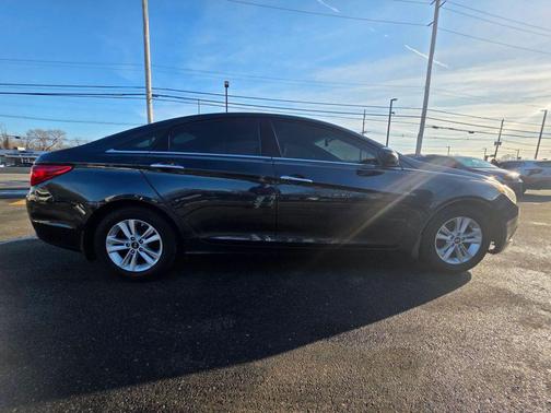 2011 Hyundai SONATA SE