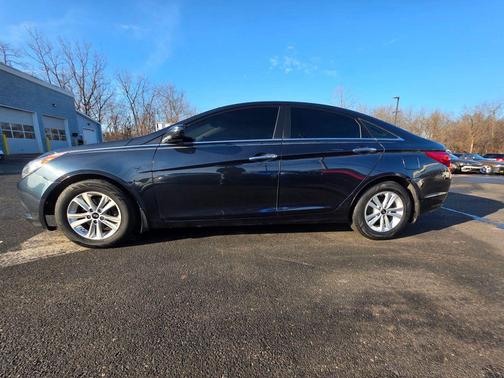 2011 Hyundai SONATA SE