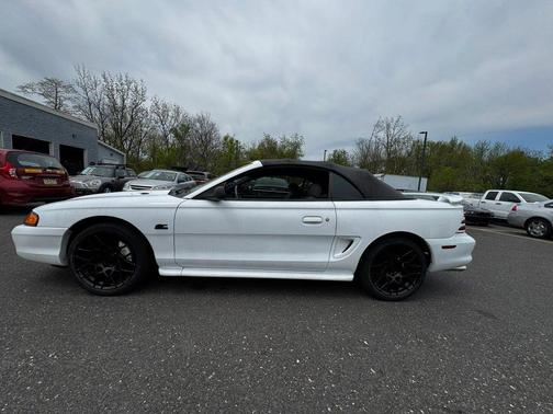 White 1995 Ford Mustang GT