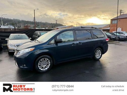 2012 Toyota Sienna XLE