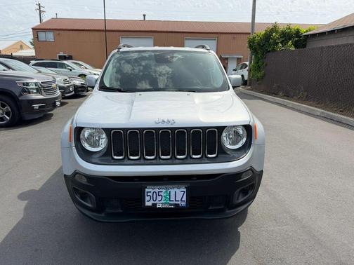 Glacier Metallic 2017 Jeep Renegade Latitude