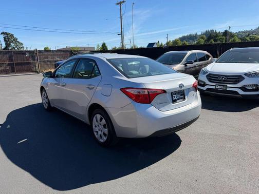 Classic Silver Metallic 2017 Toyota Corolla LE
