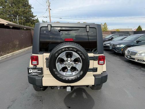 2016 Jeep Wrangler Unlimited Sahara