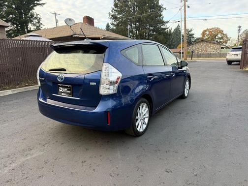 2012 Toyota Prius v Five