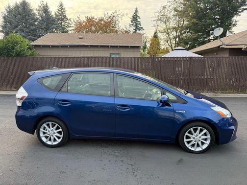 2012 Toyota Prius v Five
