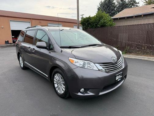 2013 Toyota Sienna XLE