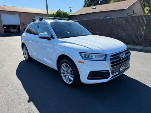 White 2020 Audi Q5 45 Premium