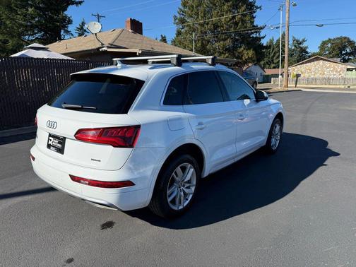 White 2020 Audi Q5 45 Premium