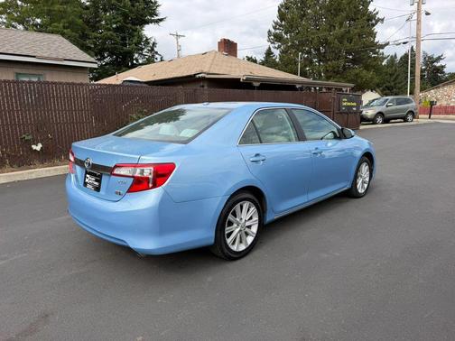 Clearwater Blue Metallic 2012 Toyota Camry Hybrid XLE