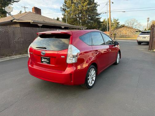 2012 Toyota Prius v Five