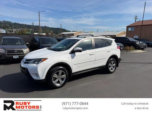 Super White 2015 Toyota RAV4 XLE