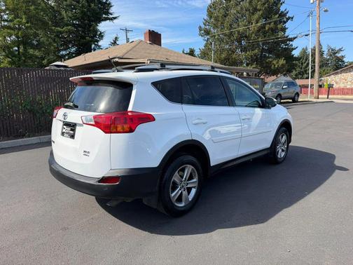 Super White 2015 Toyota RAV4 XLE